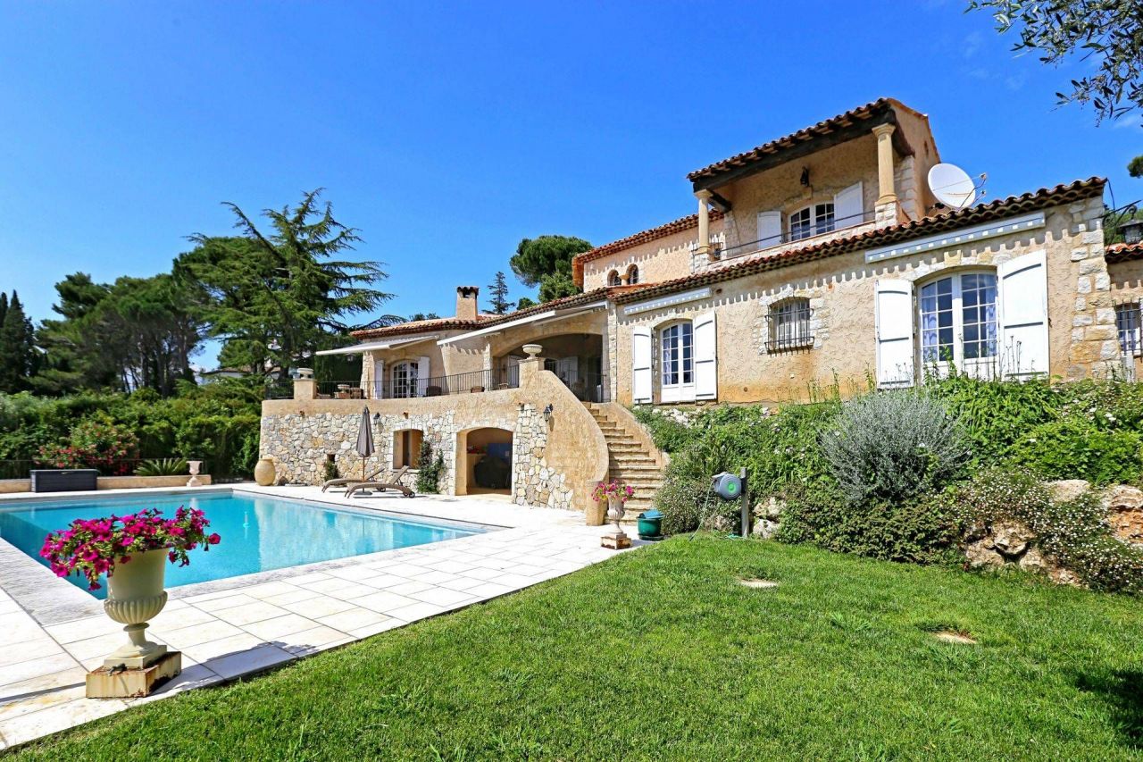 Villa in Mougins, Frankreich, 400 m² - Foto 1