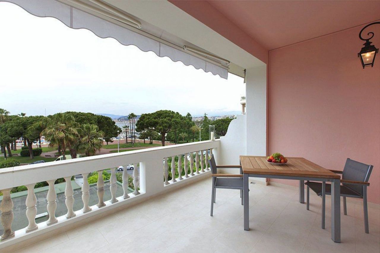 Appartement à Cannes, France, 110 m² - image 1