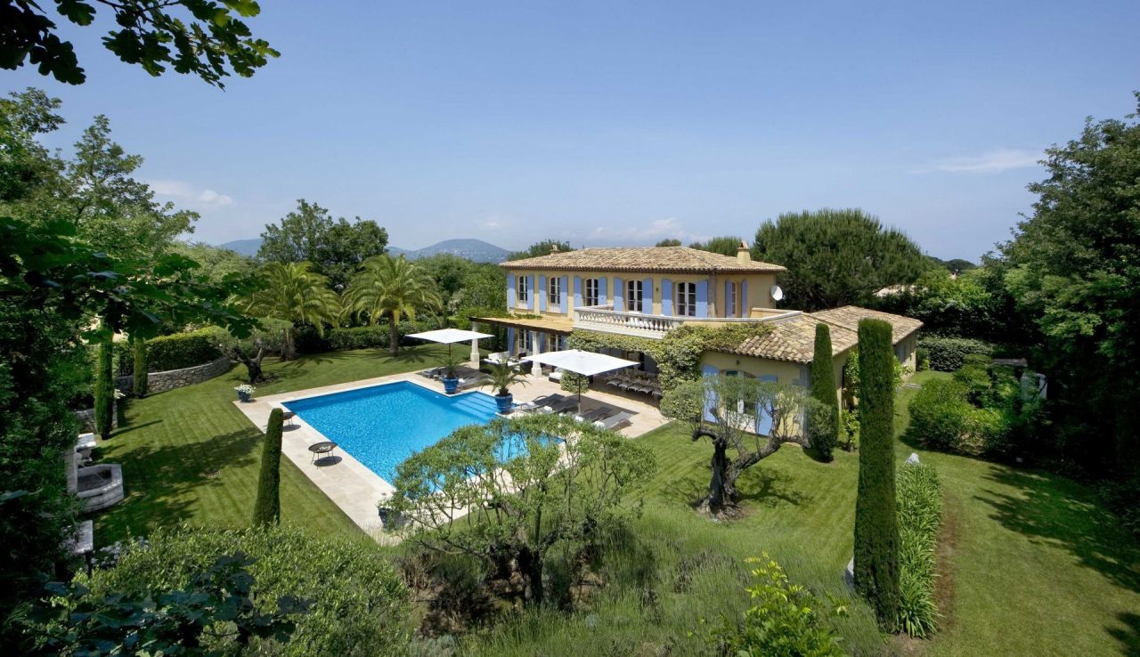 Villa in Saint-Tropez, France, 400 m² - picture 1