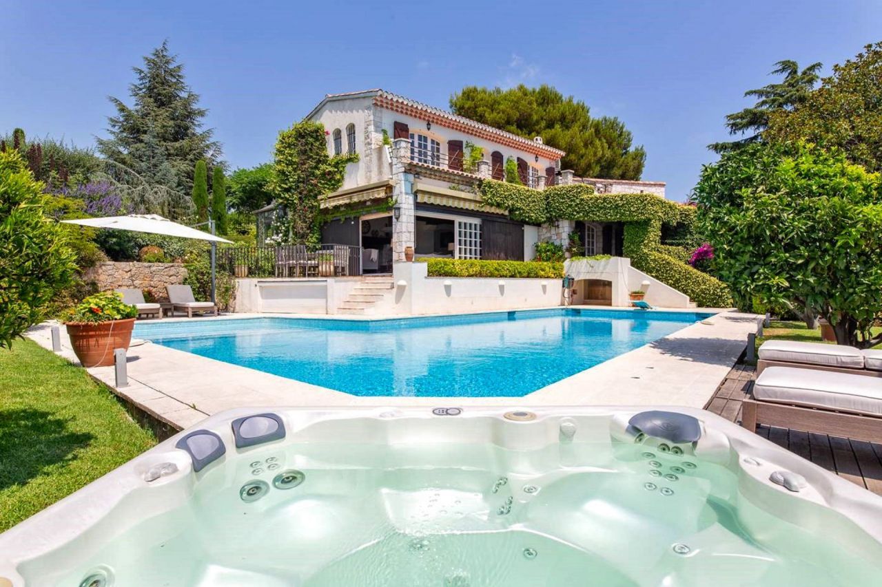 Villa in Juan-les-Pins, Frankreich, 350 m² - Foto 1