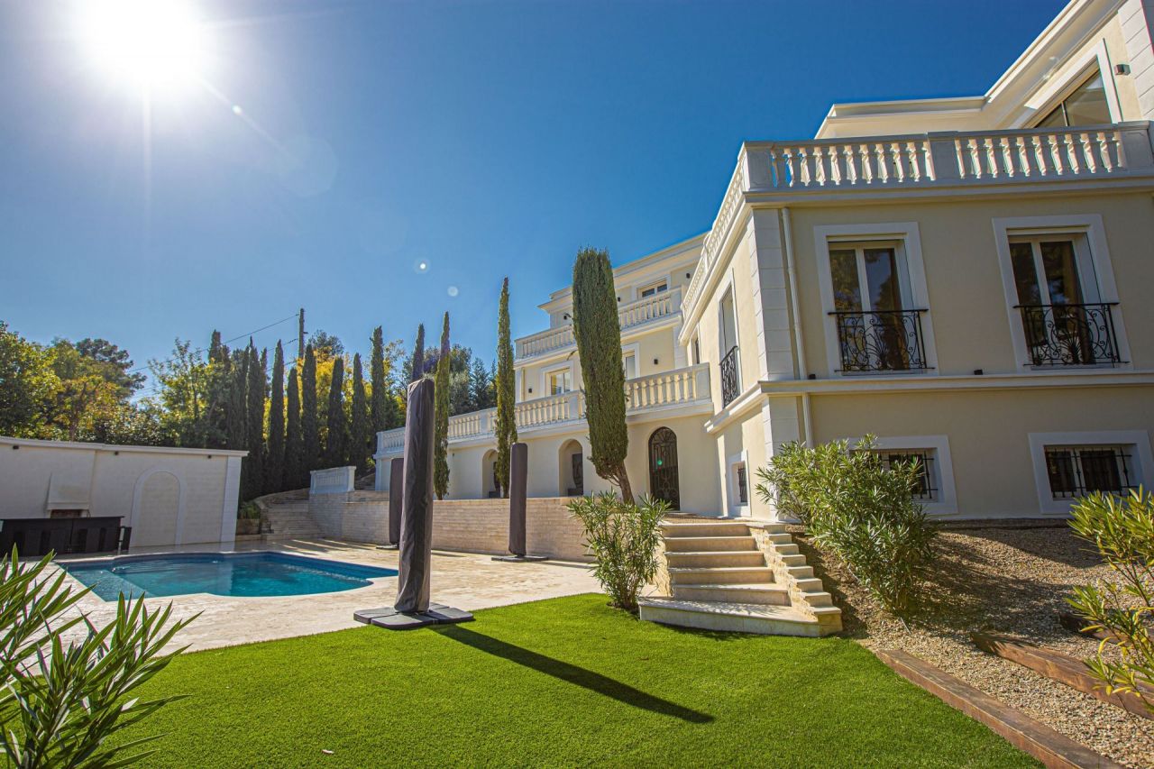 Villa in Cannes, France, 485 m² - picture 1