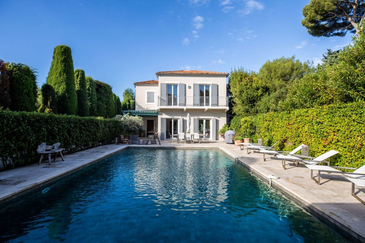 Villa en Antibes, Francia, 200 m² - imagen 1