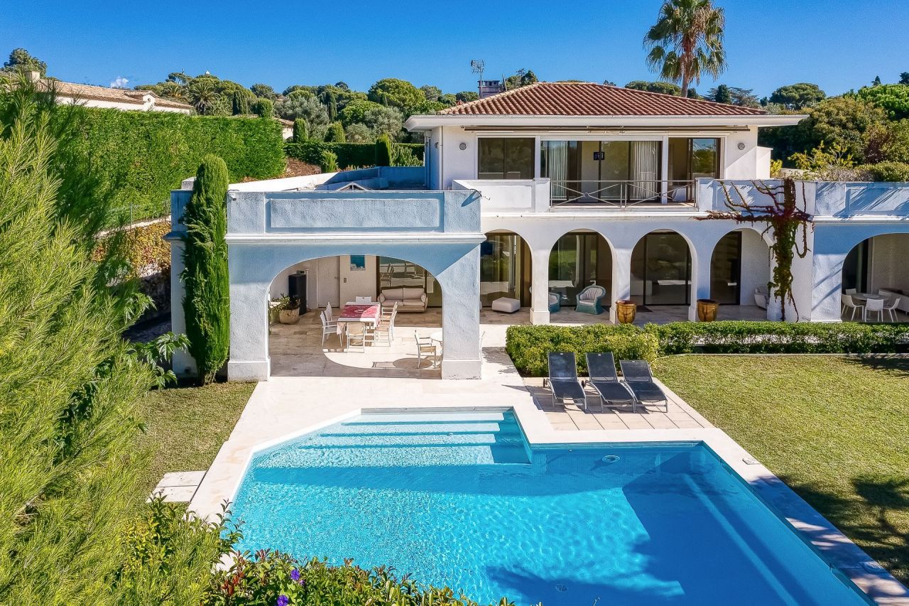 Villa en Antibes, Francia, 250 m² - imagen 1