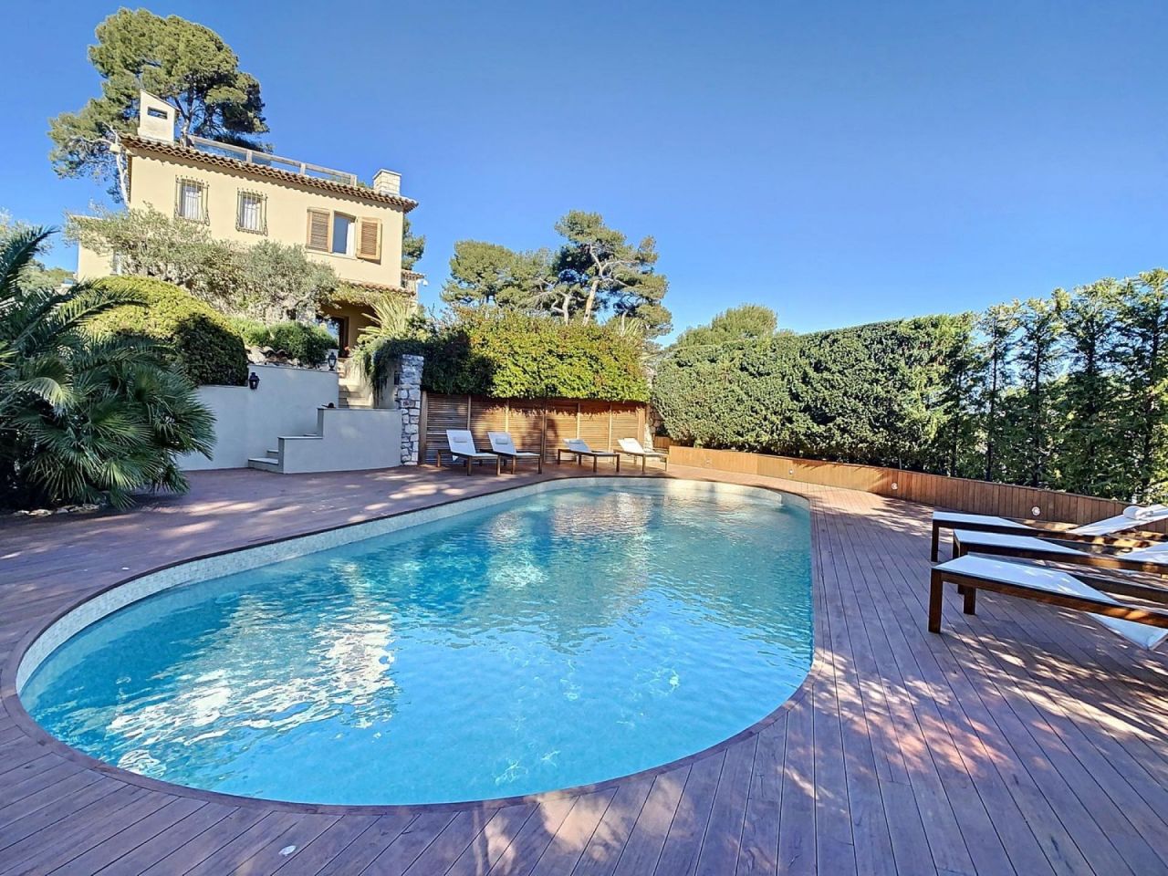 Villa en Antibes, Francia, 500 m² - imagen 1