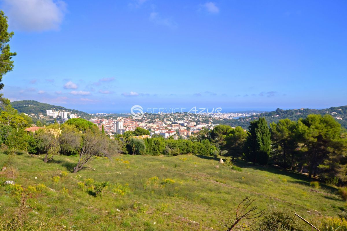 Land in Cannes, France, 24 854 m² - picture 2