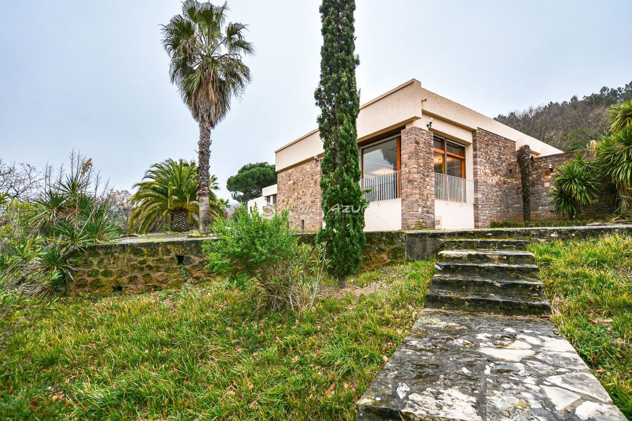 Villa in Saint-Tropez, France, 600 m² - picture 3