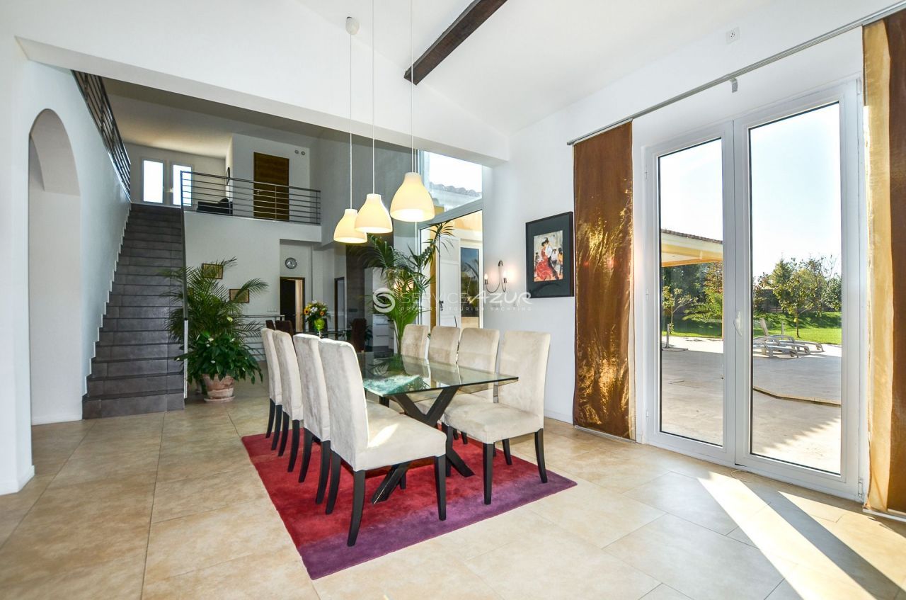 Villa in Mougins, France, 320 m² - picture 9