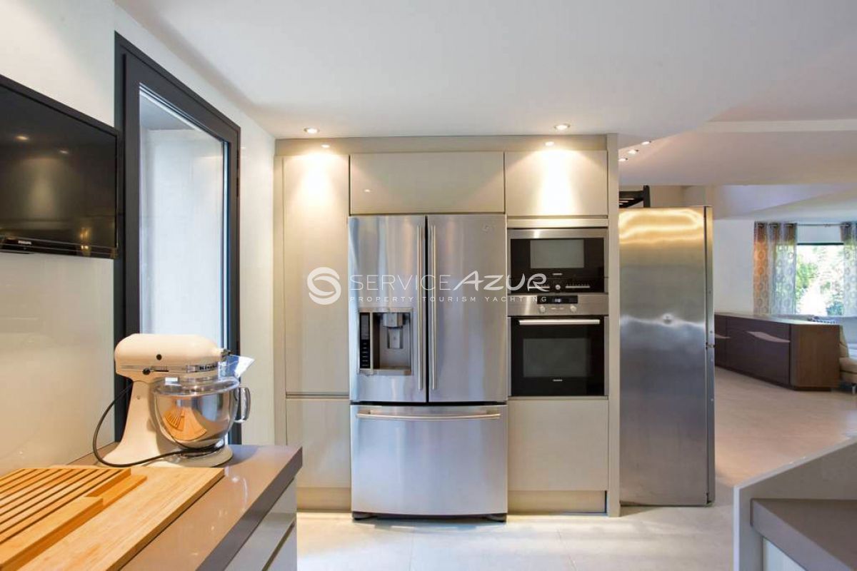 Villa à Antibes, France, 200 m² - image 10