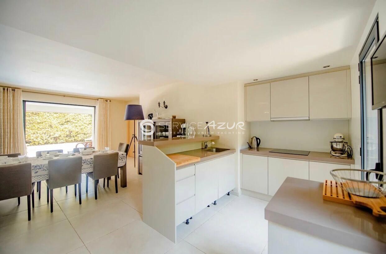 Villa à Antibes, France, 200 m² - image 11