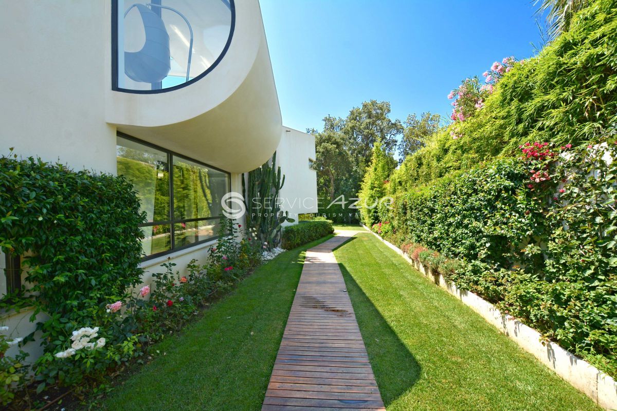 Villa in Saint-Tropez, France, 282 m² - picture 14