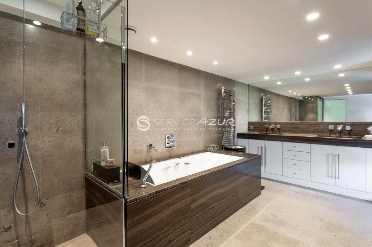 Villa in Cannes, France, 230 m² - picture 15