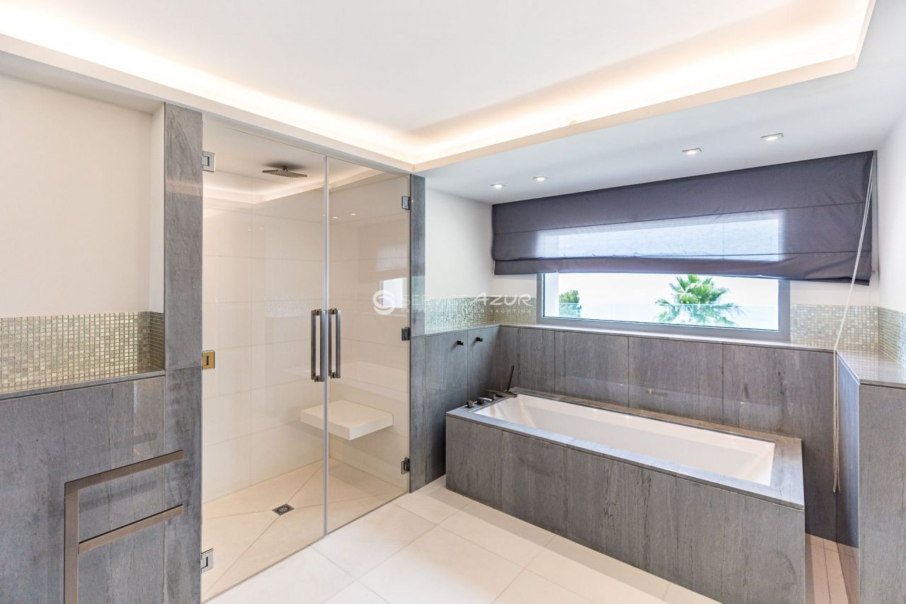 Villa in Cannes, France, 2 000 m² - picture 17