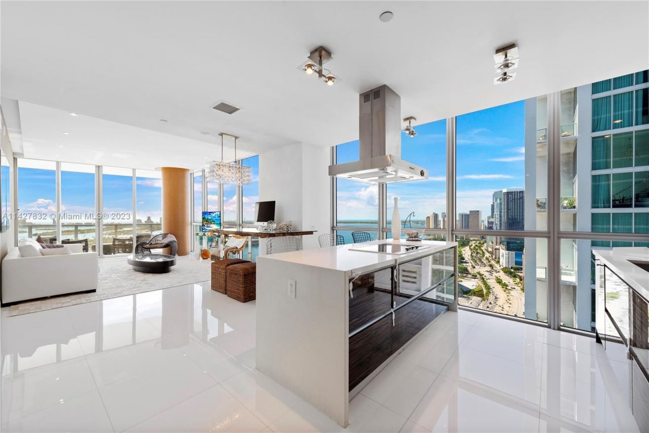 Flat in Miami, USA, 190 m² - picture 2