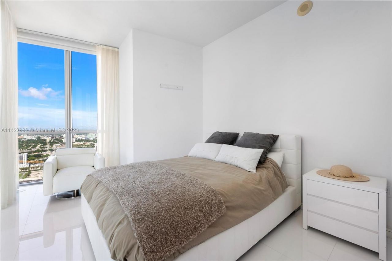 Flat in Miami, USA, 190 m² - picture 7