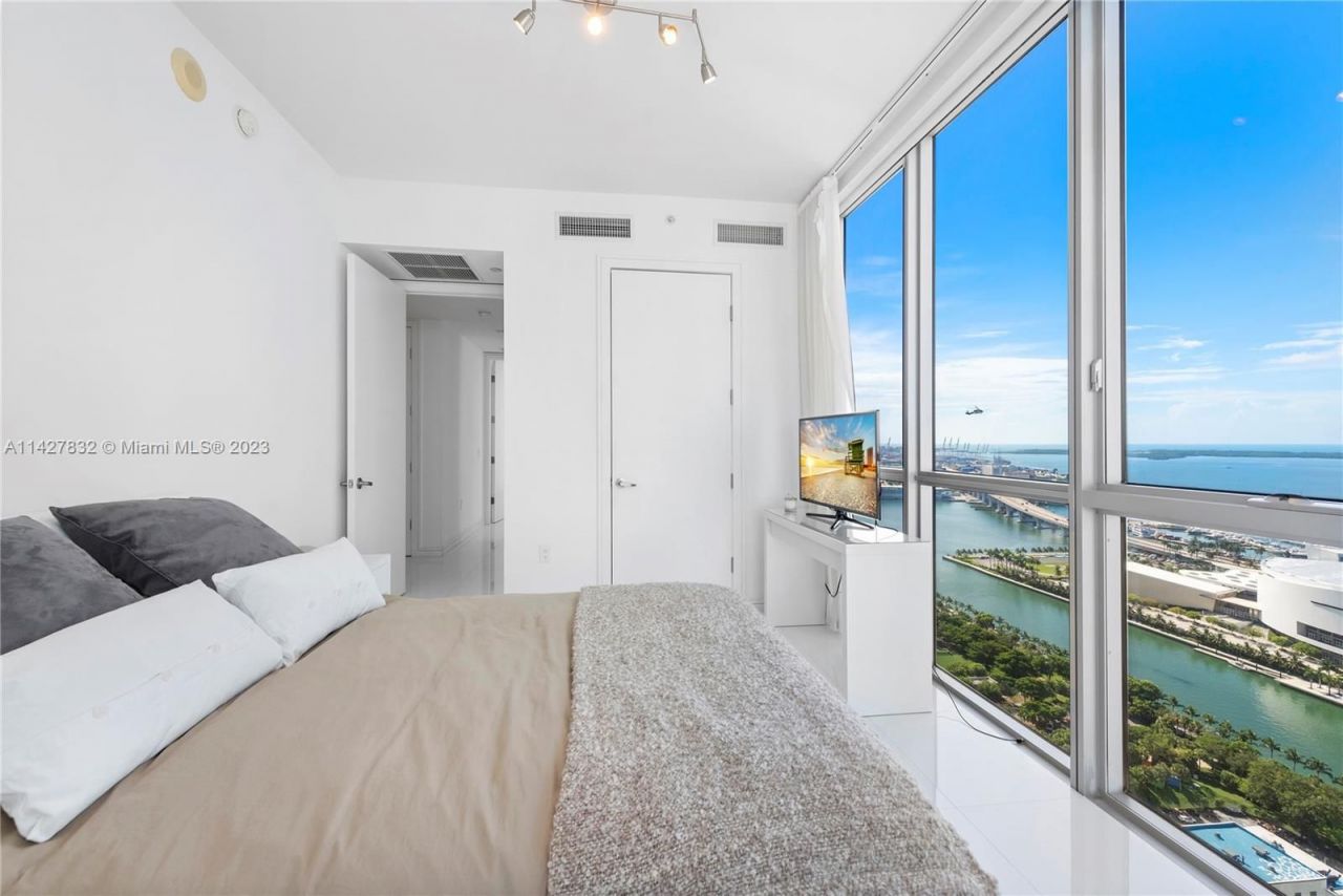 Flat in Miami, USA, 190 m² - picture 6