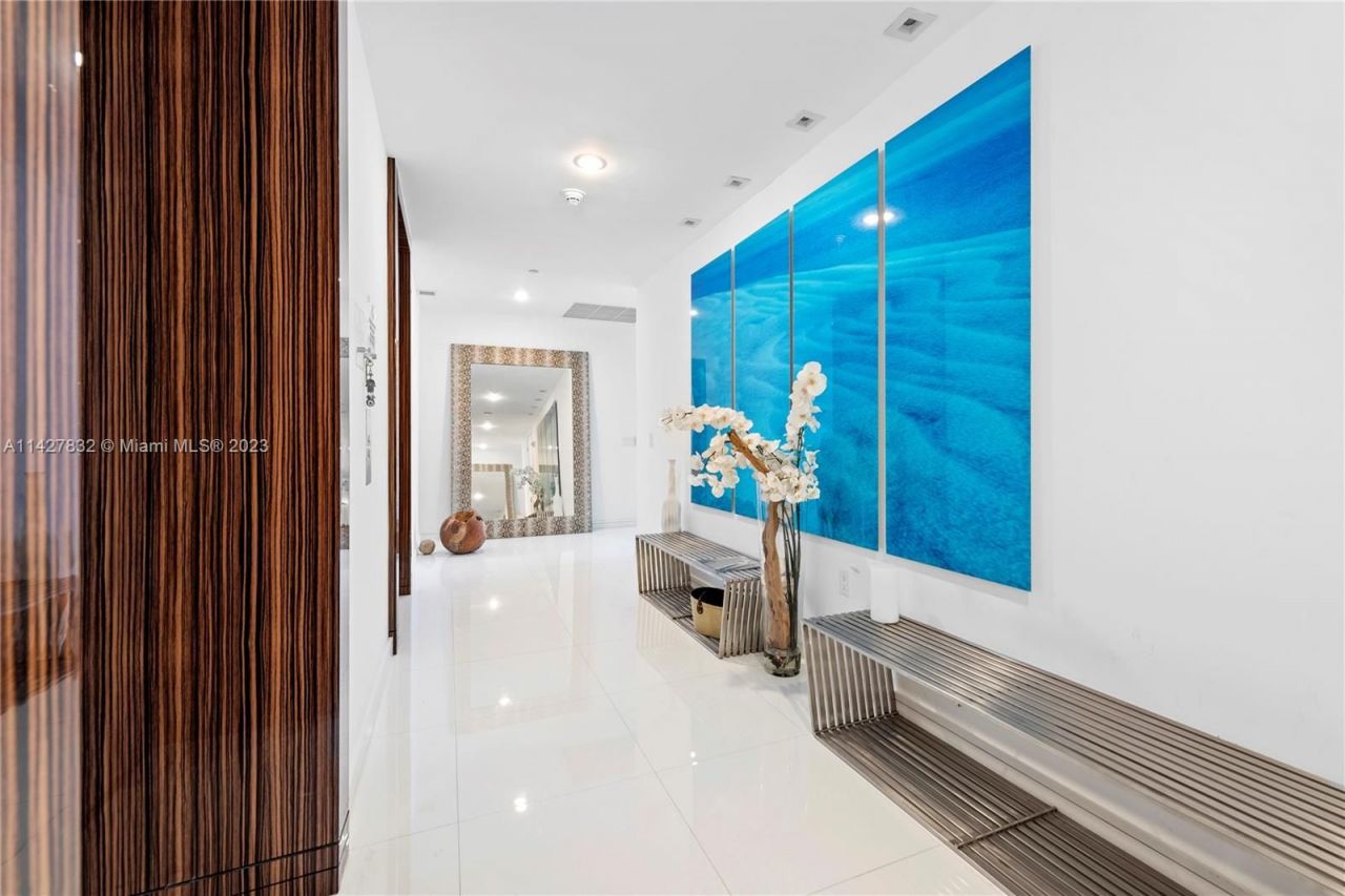 Flat in Miami, USA, 190 m² - picture 10