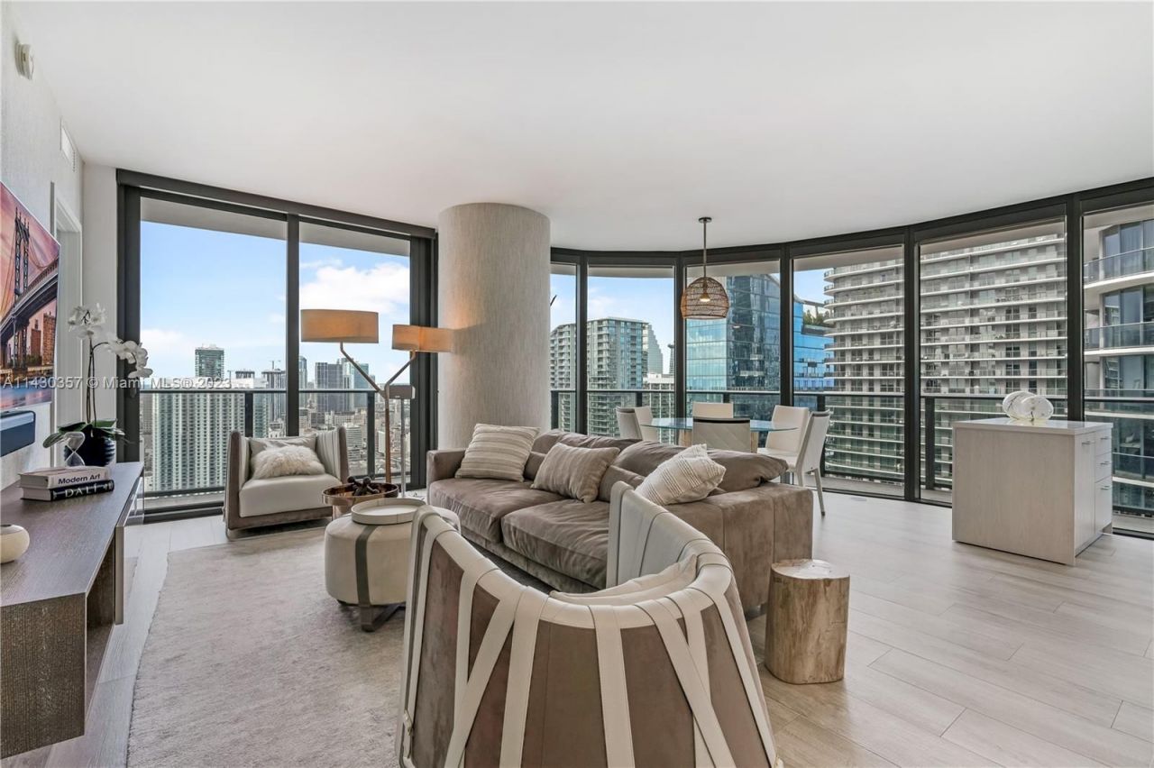 Piso en Miami, Estados Unidos, 110 m² - imagen 1