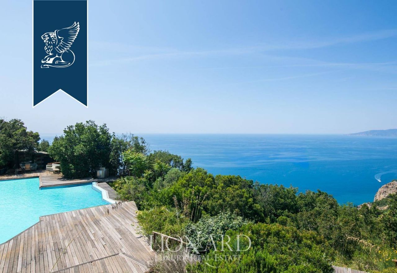 Villa in Monte Argentario, Italy, 330 m² - picture 1