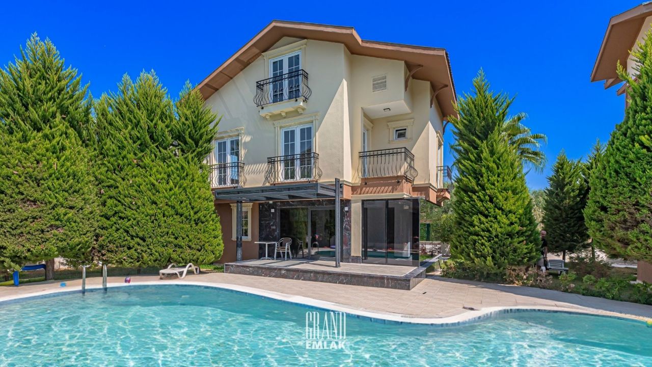 Villa en Belek, Turquia, 265 m² - imagen 1