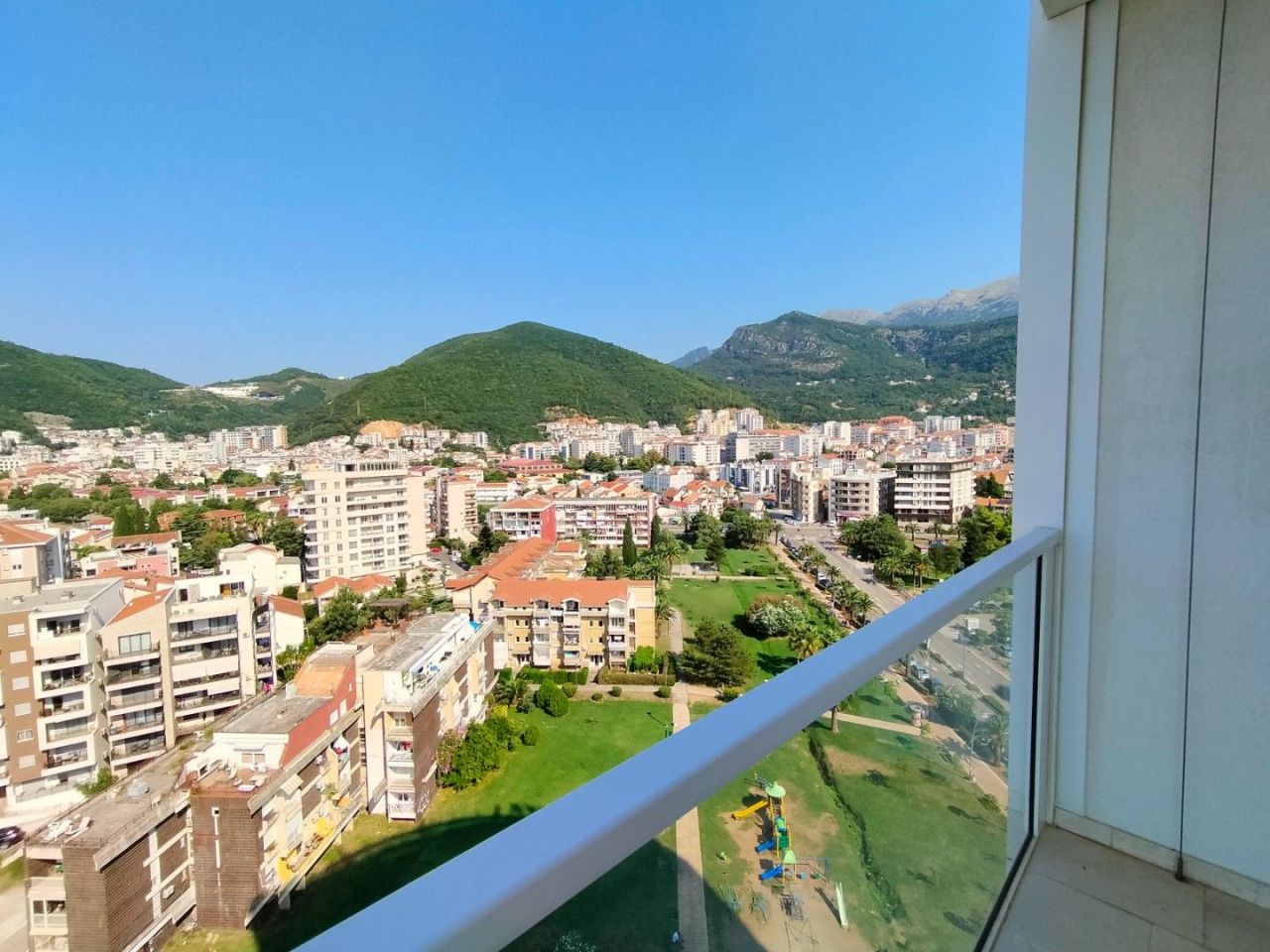 Piso en Budva, Montenegro, 104 m² - imagen 12