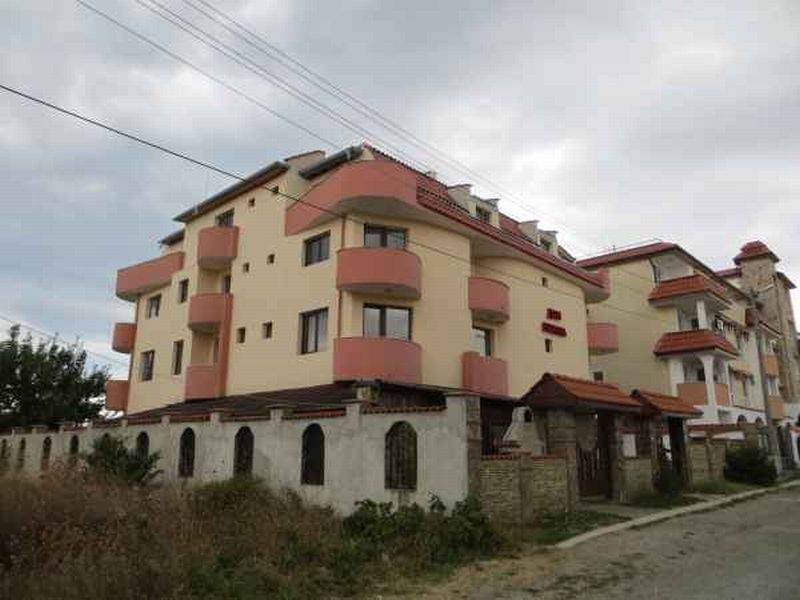 Hôtel à Tchernomorets, Bulgarie, 1 250 m² - image 1