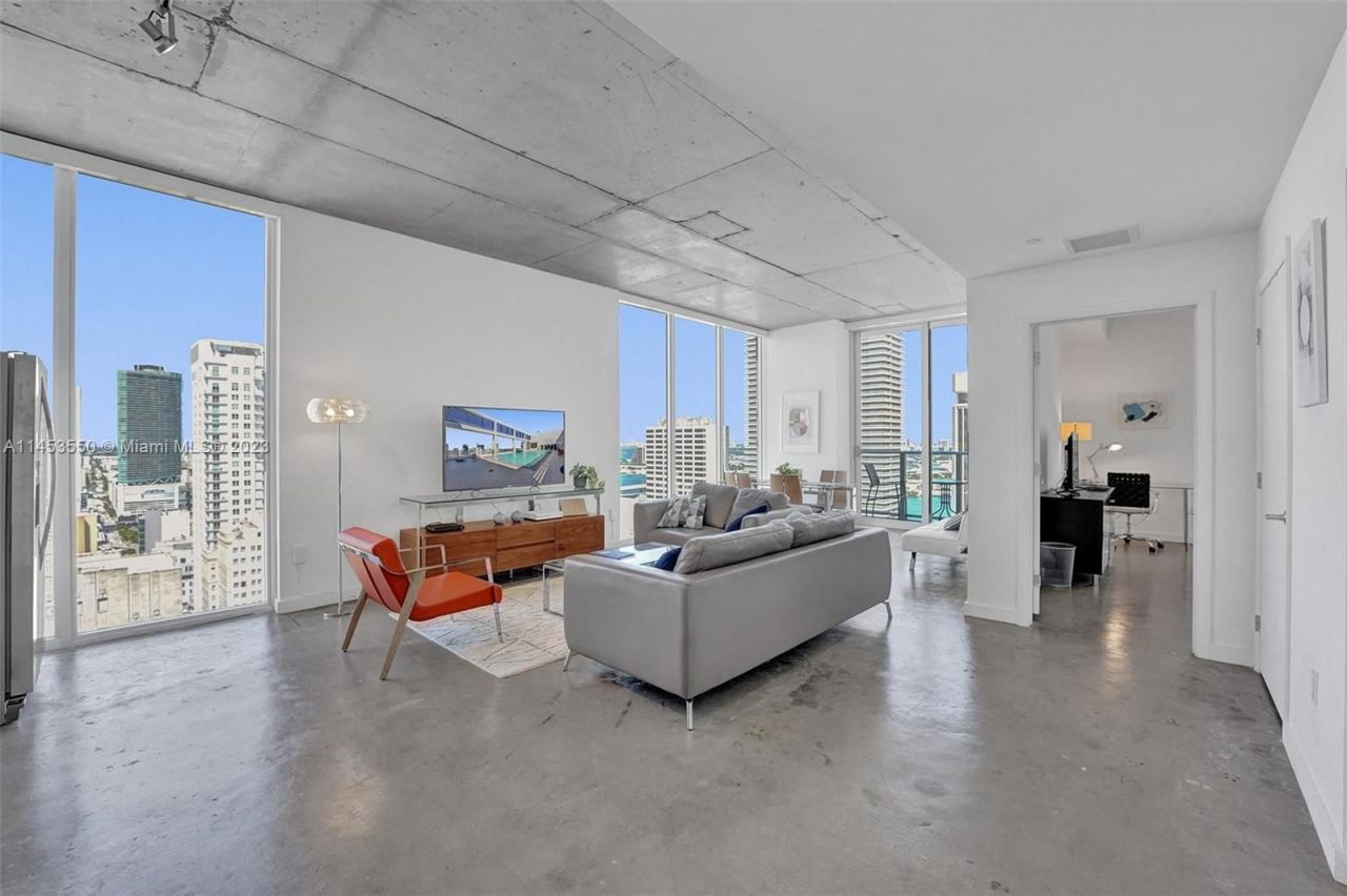 Flat in Miami, USA, 67 m² - picture 2