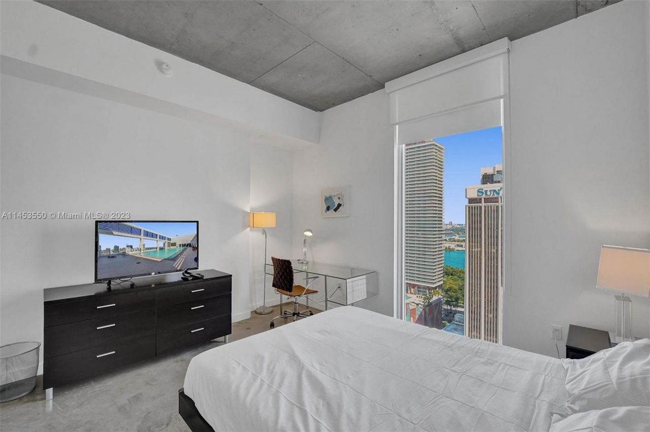 Flat in Miami, USA, 67 m² - picture 9