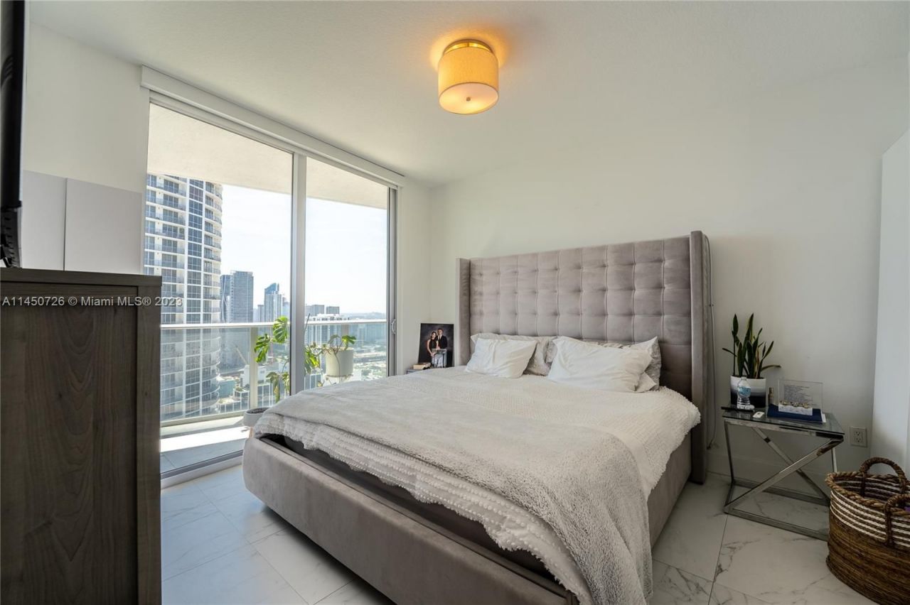 Flat in Miami, USA, 70 m² - picture 8