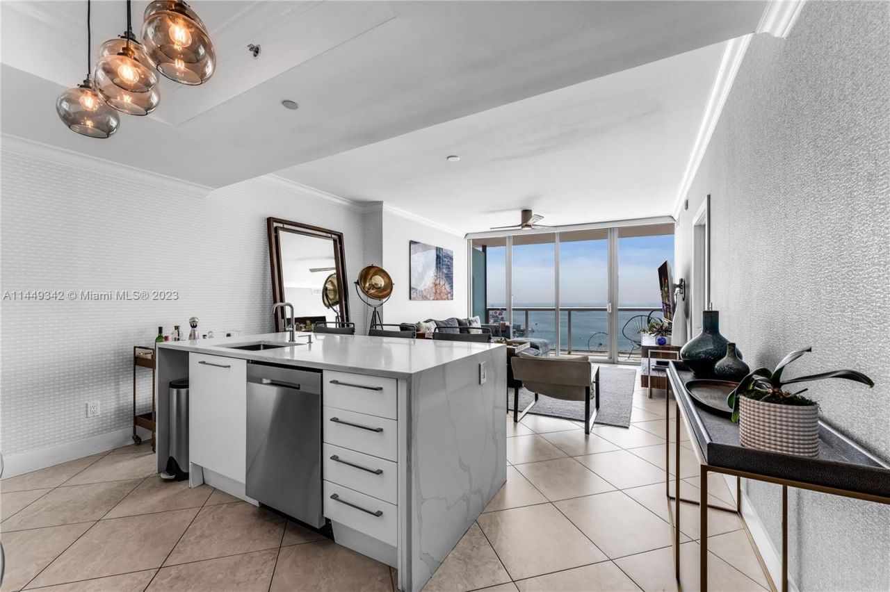 Appartement à Miami, États-Unis, 90 m² - image 4