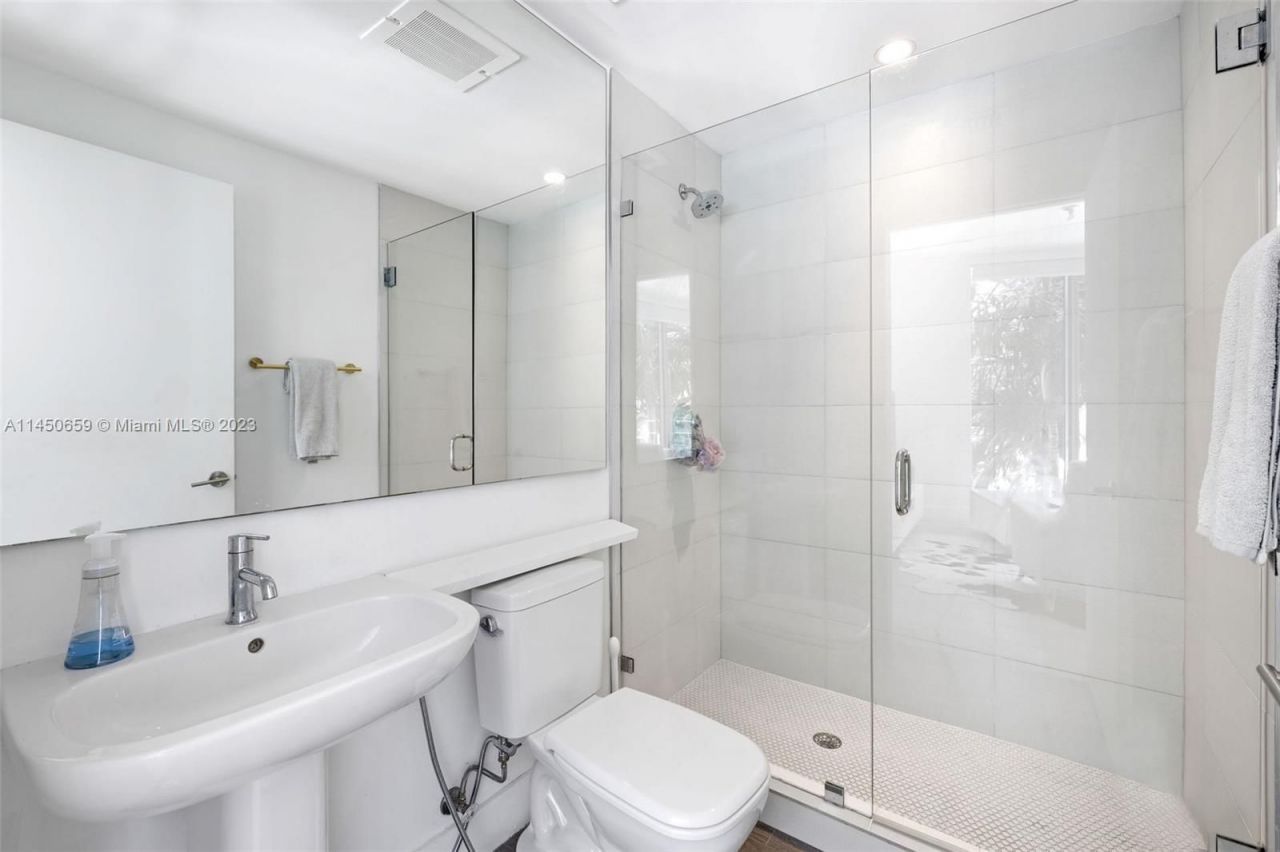 Flat in Miami, USA, 85 m² - picture 13