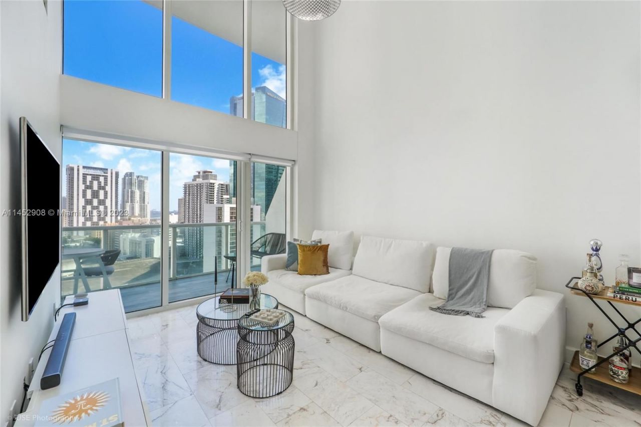 Loft in Miami, USA, 140 m² - picture 2