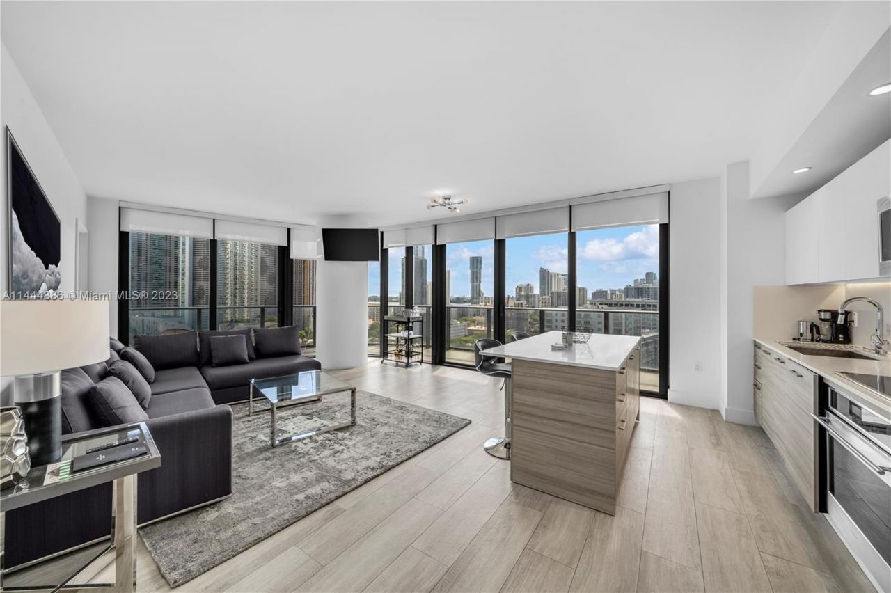 Appartement à Miami, États-Unis, 100 m² - image 1