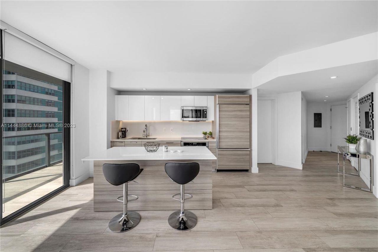 Flat in Miami, USA, 100 m² - picture 7