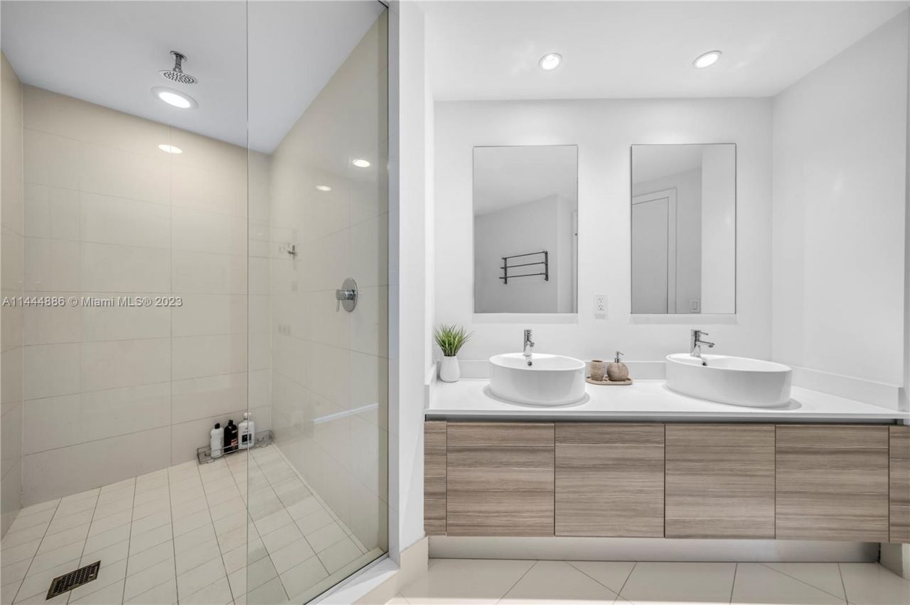 Flat in Miami, USA, 100 m² - picture 15