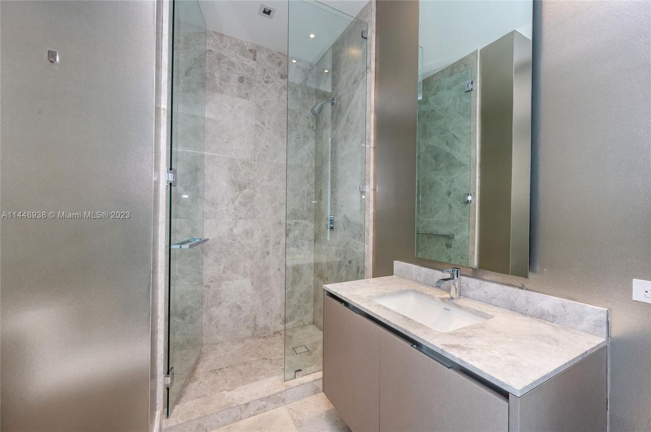 Piso en Miami, Estados Unidos, 300 m² - imagen 15