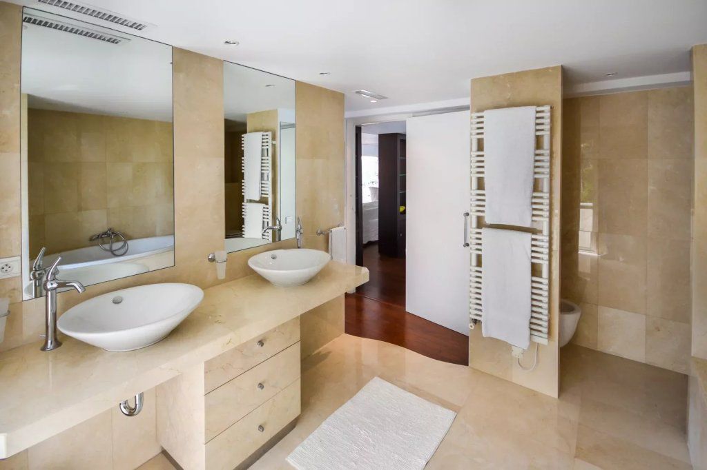 Apartment in Villefranche-sur-Mer, France, 130 m² - picture 10