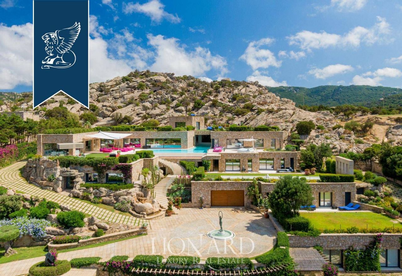 Villa en Porto Cervo, Italia, 1 600 m² - imagen 1