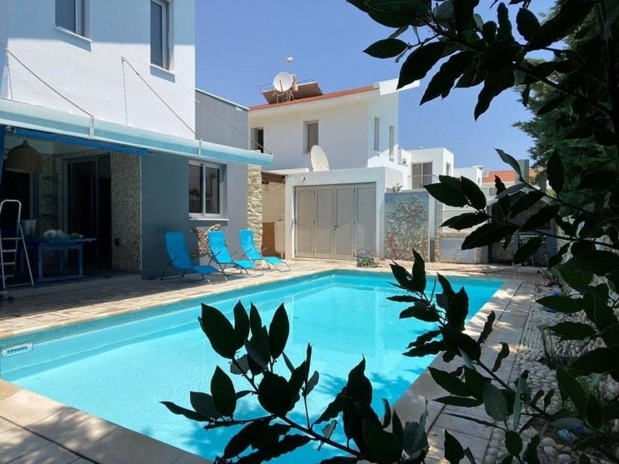 Townhouse in Larnaca, Cyprus, 100 m² - picture 1