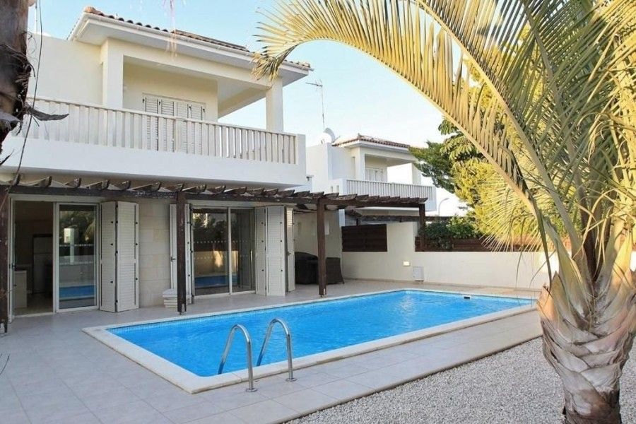 Villa in Larnaca, Cyprus, 180 m² - picture 1