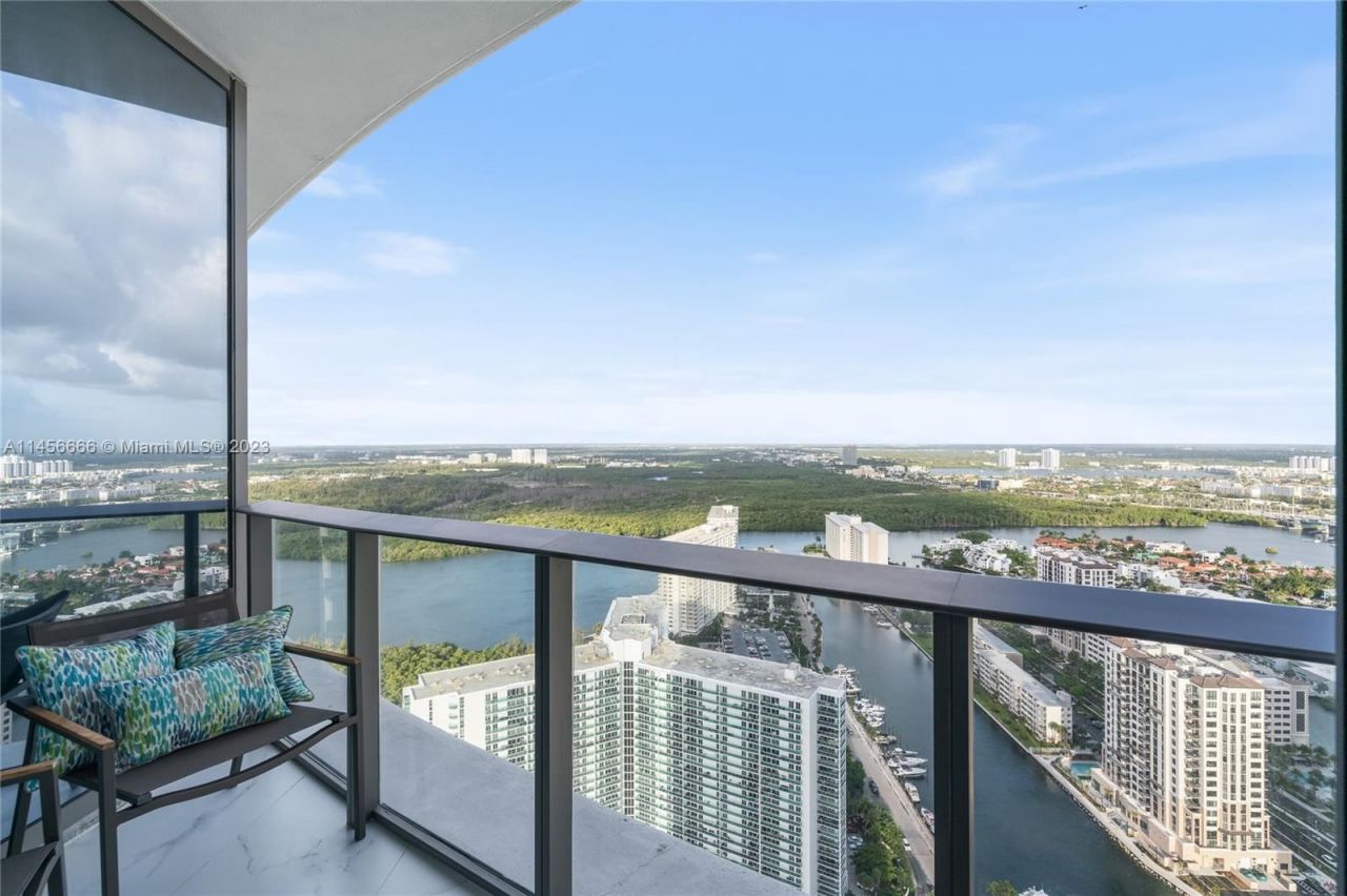 Piso en Miami, Estados Unidos, 140 m² - imagen 12