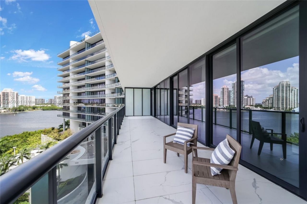 Flat in Miami, USA, 250 m² - picture 15