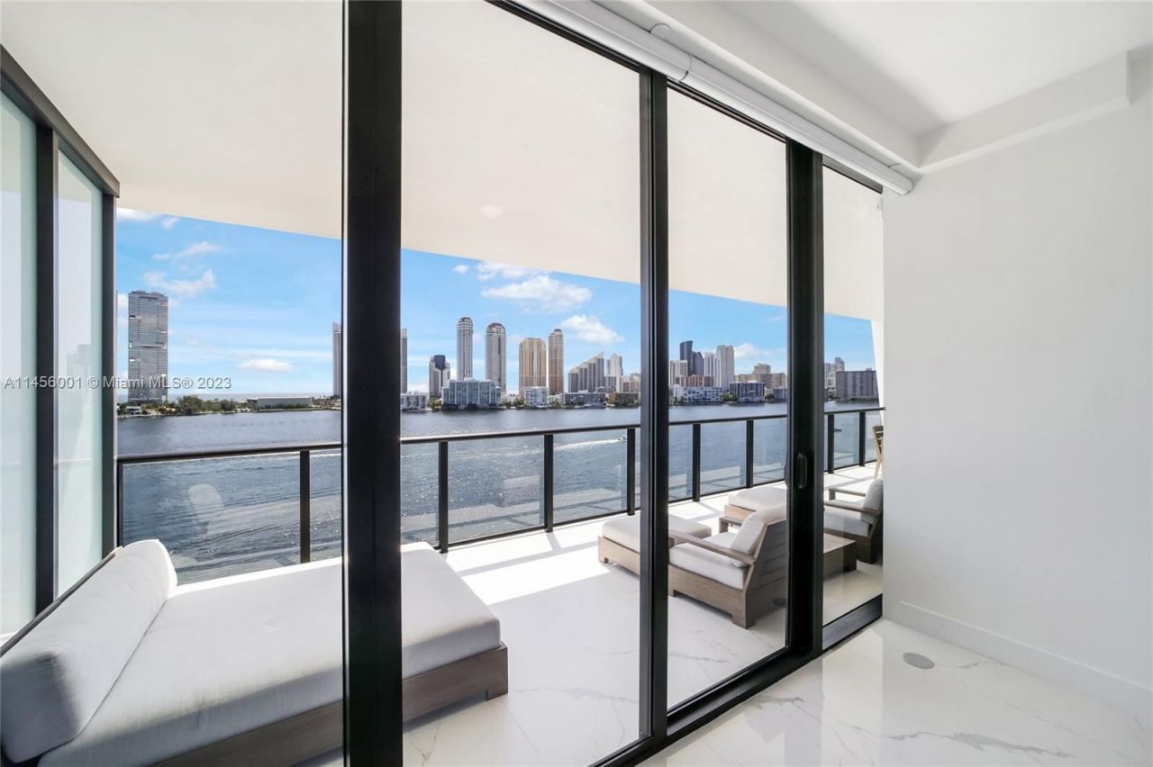 Flat in Miami, USA, 250 m² - picture 9
