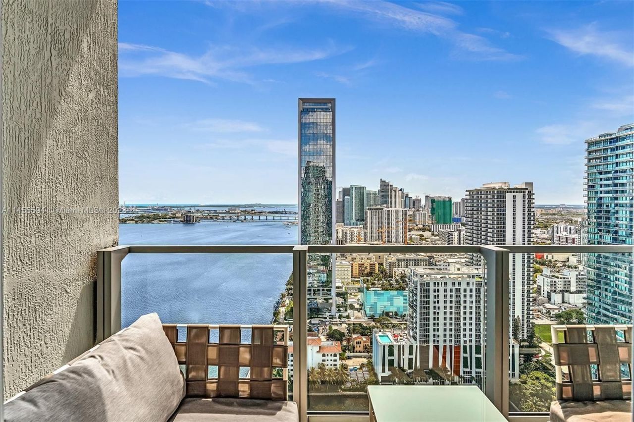 Piso en Miami, Estados Unidos, 170 m² - imagen 16