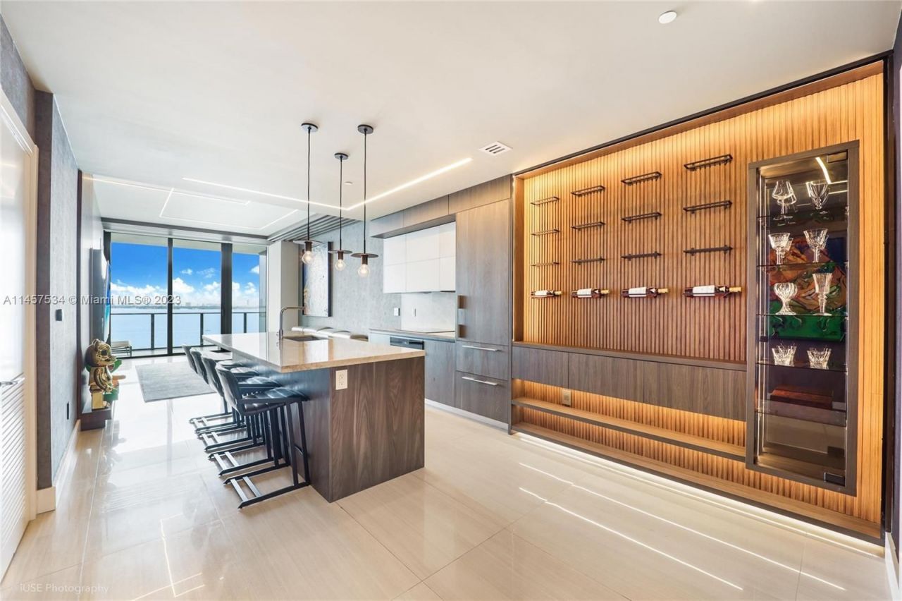 Piso en Miami, Estados Unidos, 110 m² - imagen 2