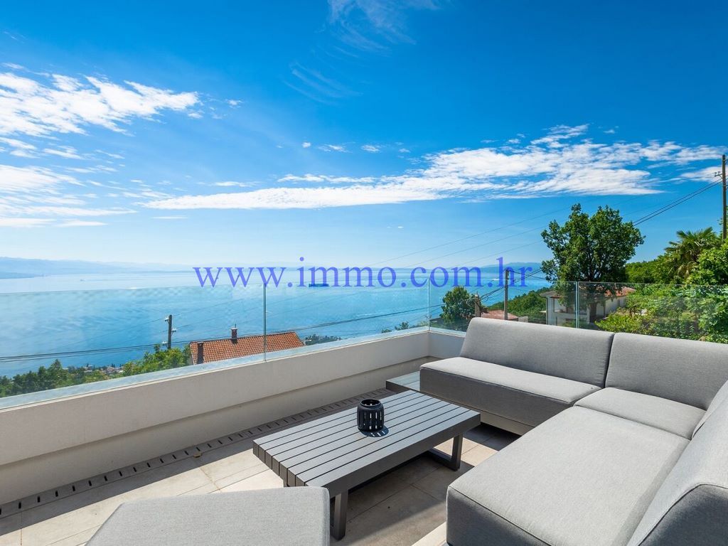 Villa in Opatija, Kroatien, 255 m² - Foto 1