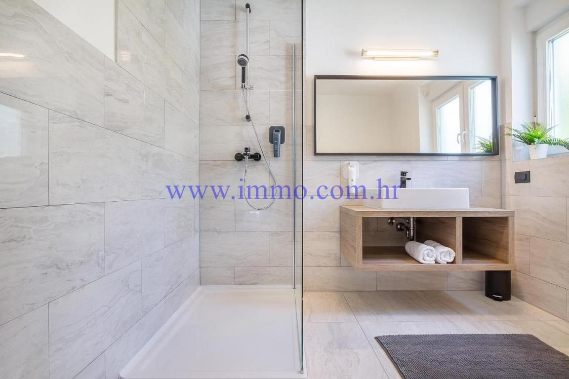 Villa a Opatija, Croazia, 250 m² - foto 12