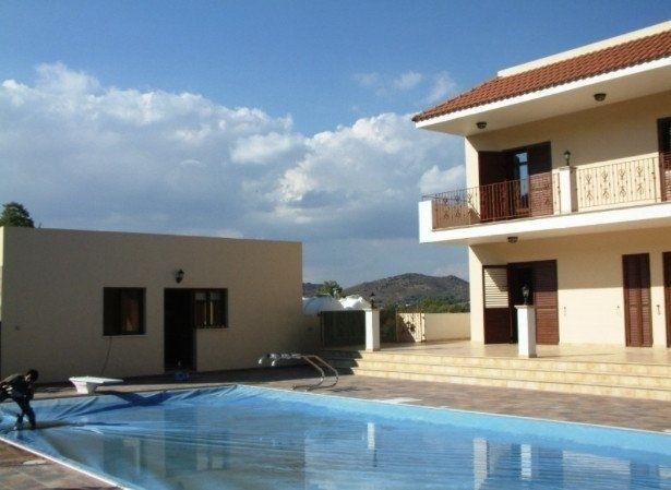 Villa en Lárnaca, Chipre, 700 m² - imagen 1