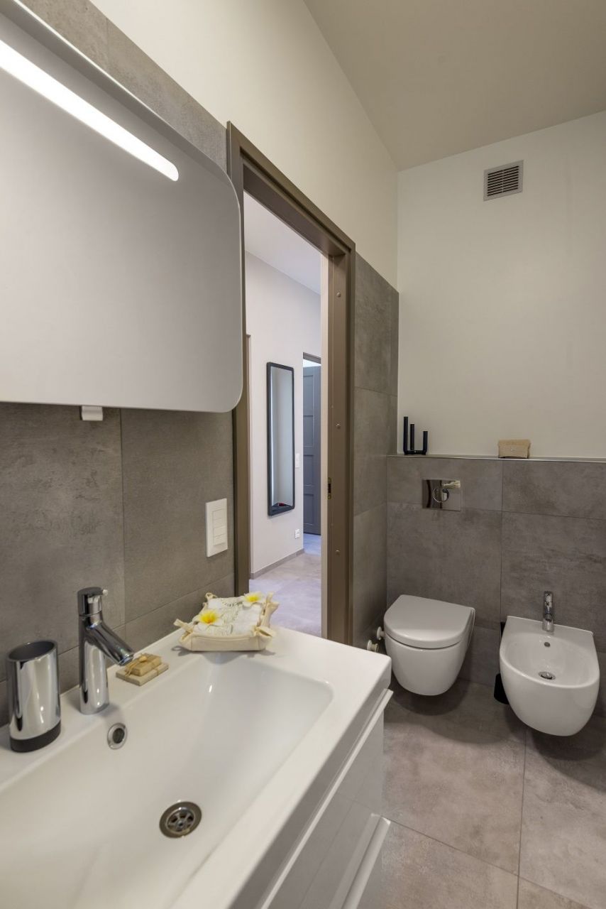 Apartment in Campione d'Italia, Italien, 81 m² - Foto 11