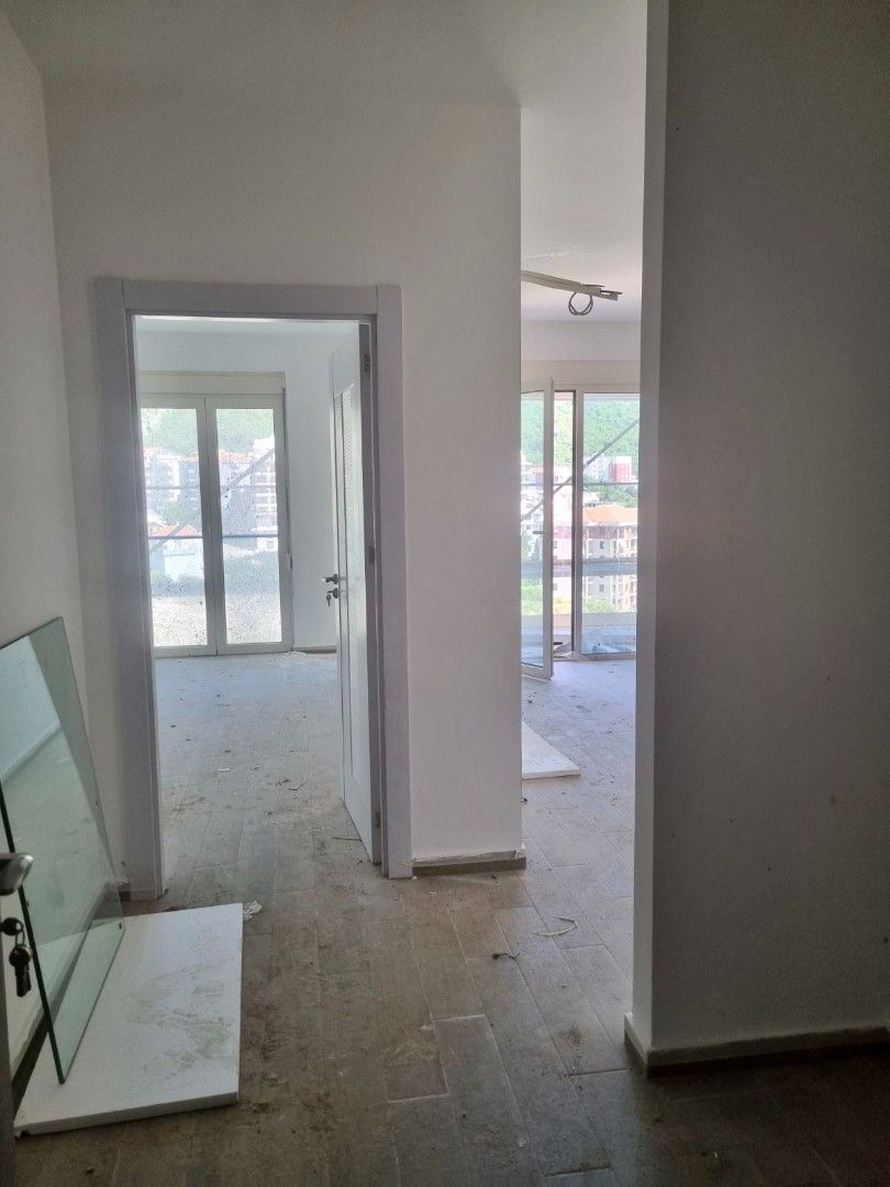 Wohnung in Becici, Montenegro, 57 m² - Foto 1