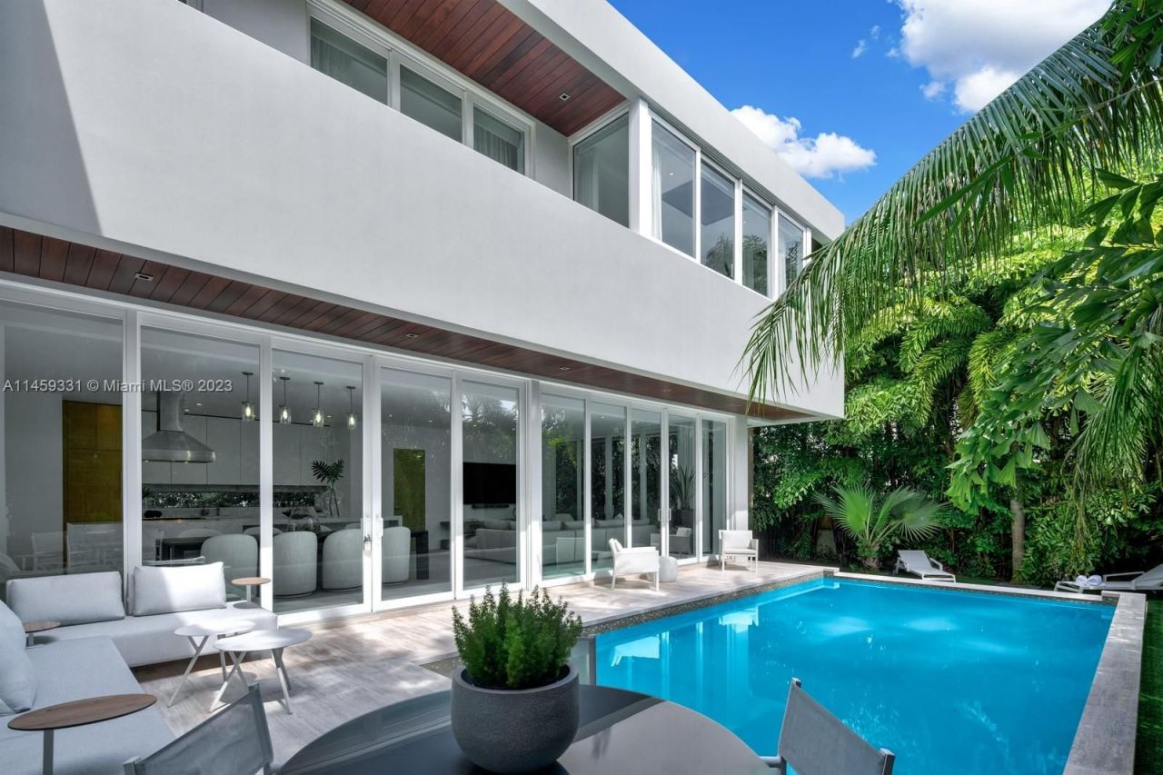 Villa en Miami, Estados Unidos, 320 m² - imagen 1